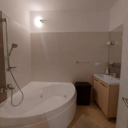Apartament Amavi